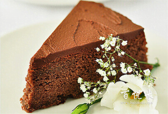 布朗尼蛋糕是一種什么蛋糕？學蛋糕就業(yè)要多久？